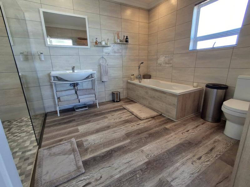 4 Bedroom Property for Sale in Da Gama Bay Western Cape